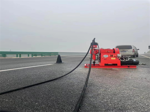 通江马路路基路面开裂下沉注浆加固灌浆